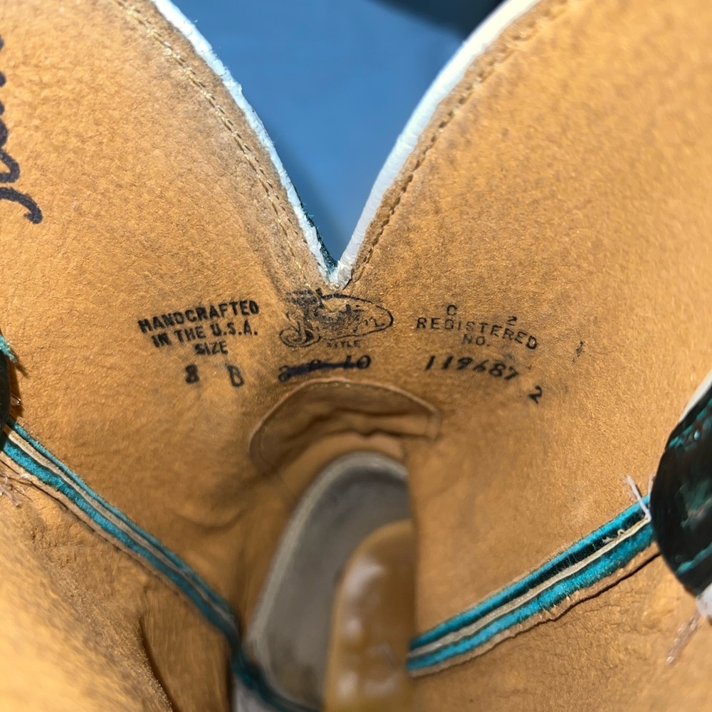 Green Justin Boots with Embroidery - Picture 2 of 7